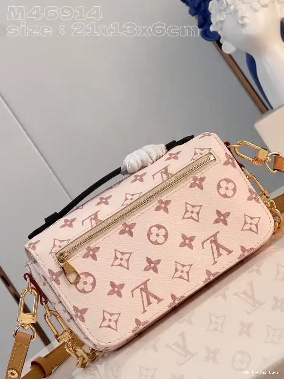 AAA Replica Ru VUITTON POCHETTE LOUIS WEST METIS EAST 0519